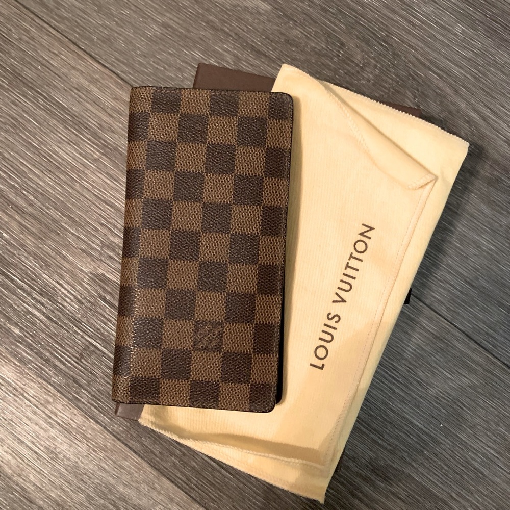 #louisvuitton LV Damien Ebene Wallet 💫 comes w/ box, dust bag & orig receipt